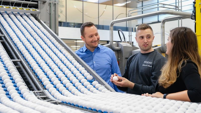 Discussion and inspection of eggs by a SANOVO machine