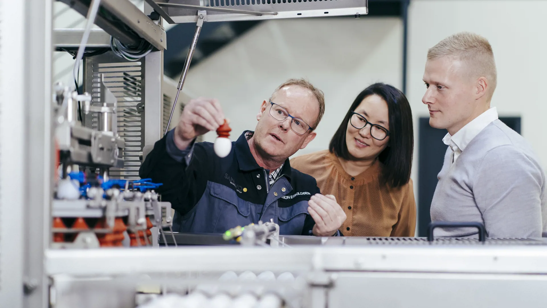 Training session at SANOVO Academy with demonstration of egg handling on machinery