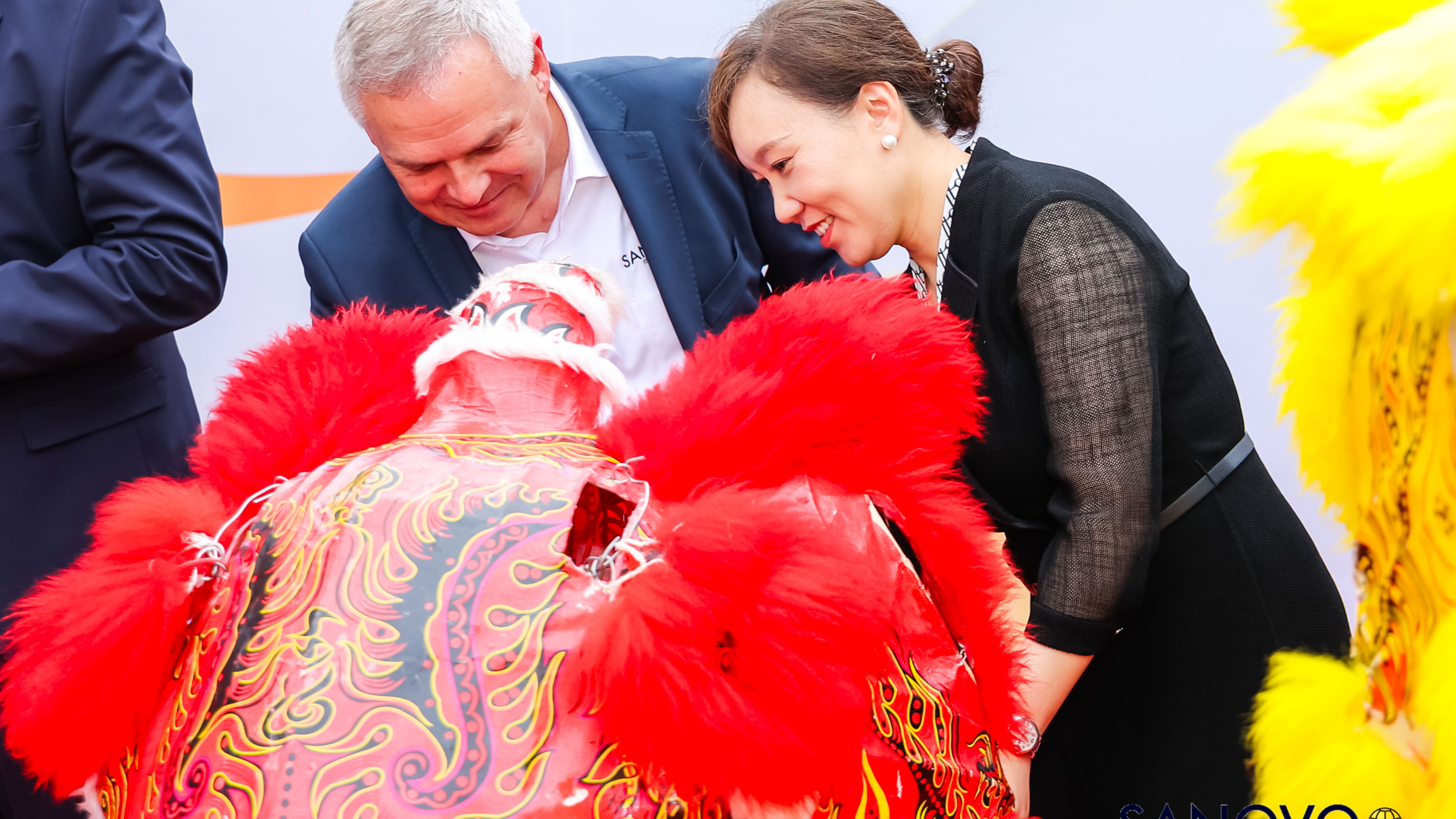 Michael Midskov and the Mayor of Sijing Town