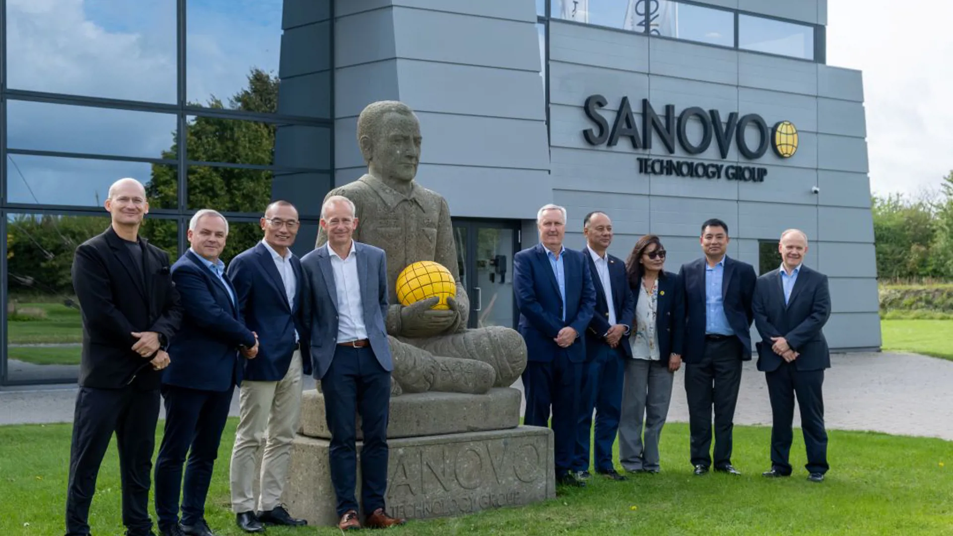 Group photo with Bhutan’s Prime Minister at SANOVO headquarters in Denmark.