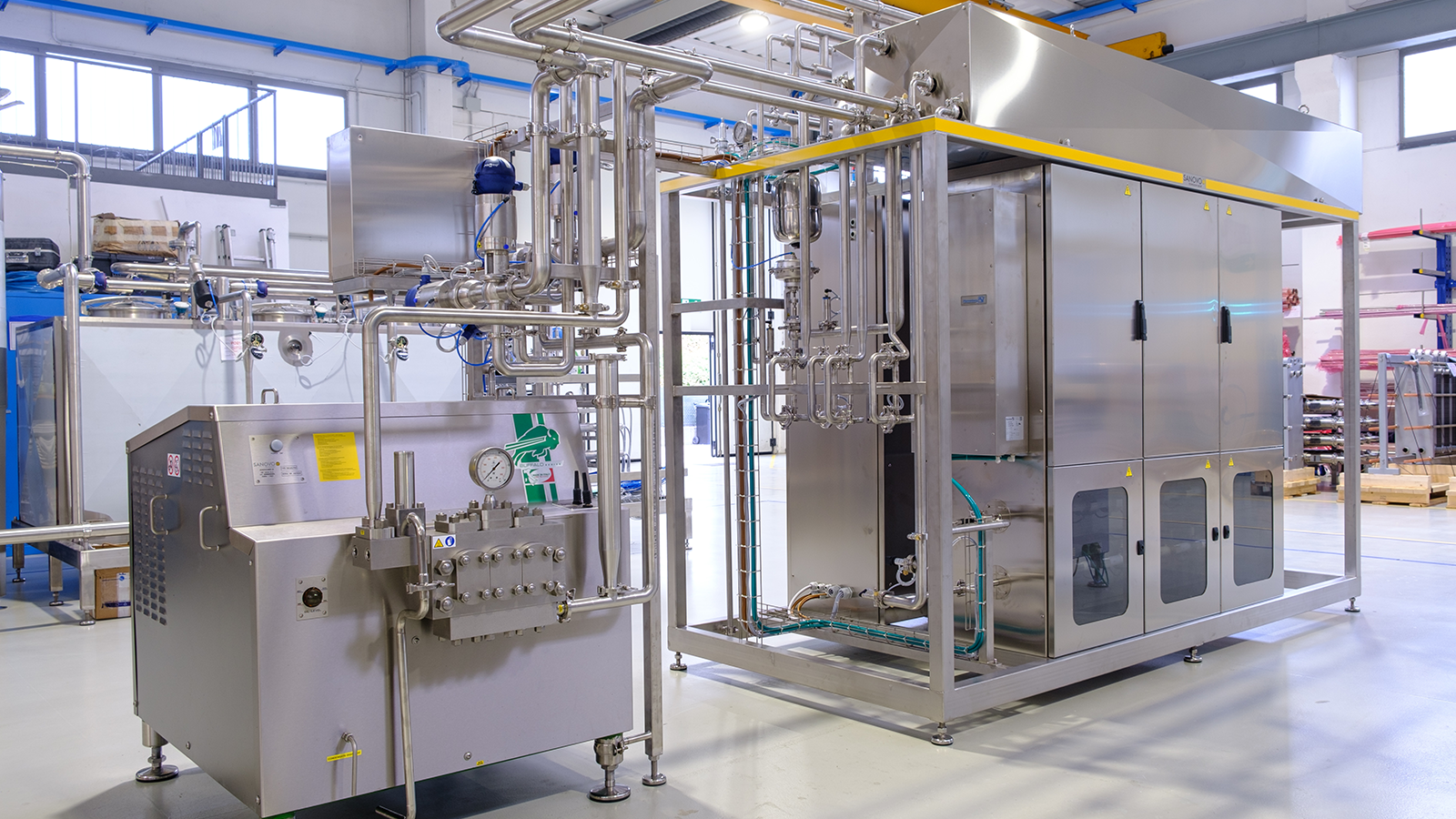 WAVE technology machine by SANOVO used for high-efficiency pasteurization.