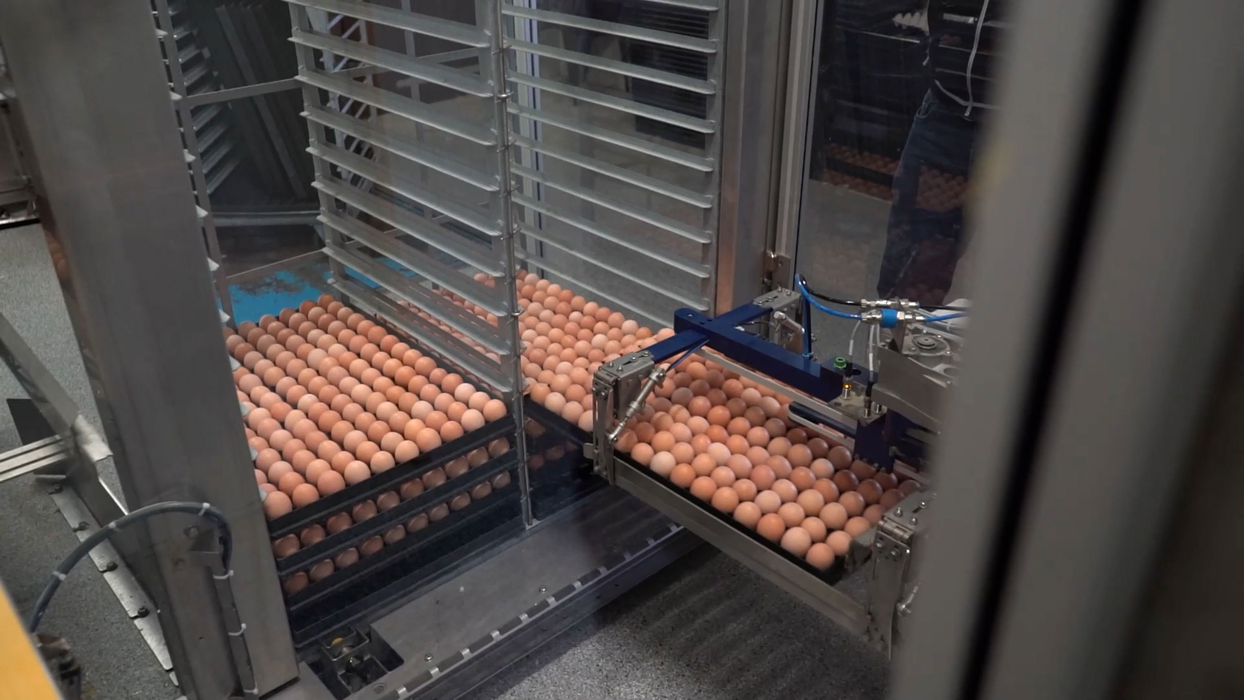 Sceter Machine HatchPerformance Trolley Loader | Geautomatiseerd stapelen van ...