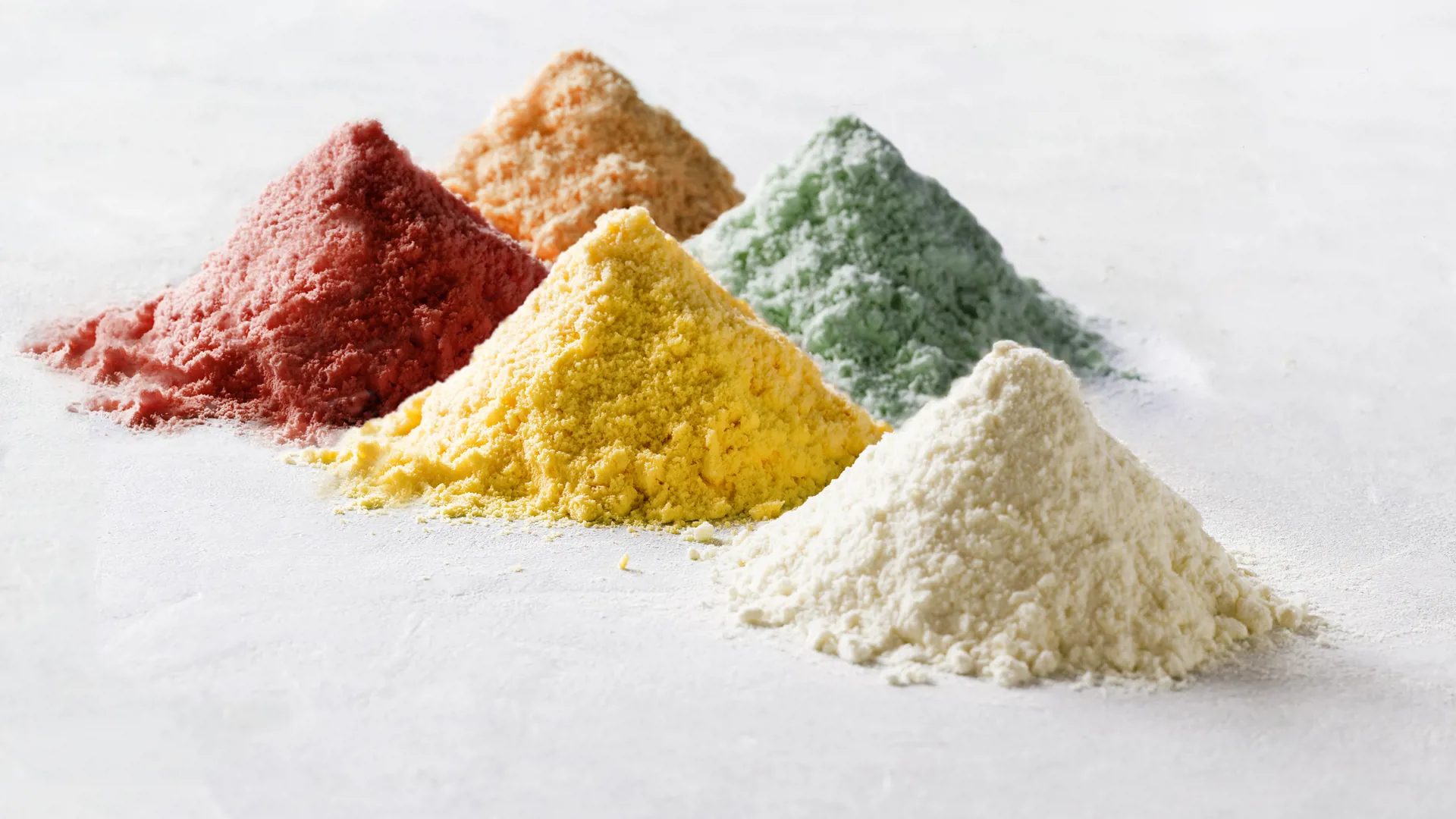 Five kinds of powders in various colors