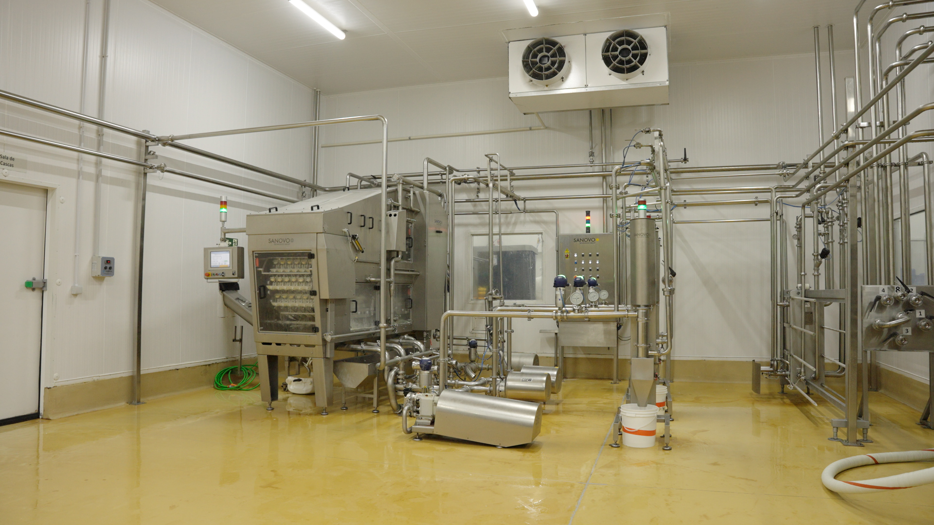 SANOVO OptiBreaker egg breaking equipment for egg processing