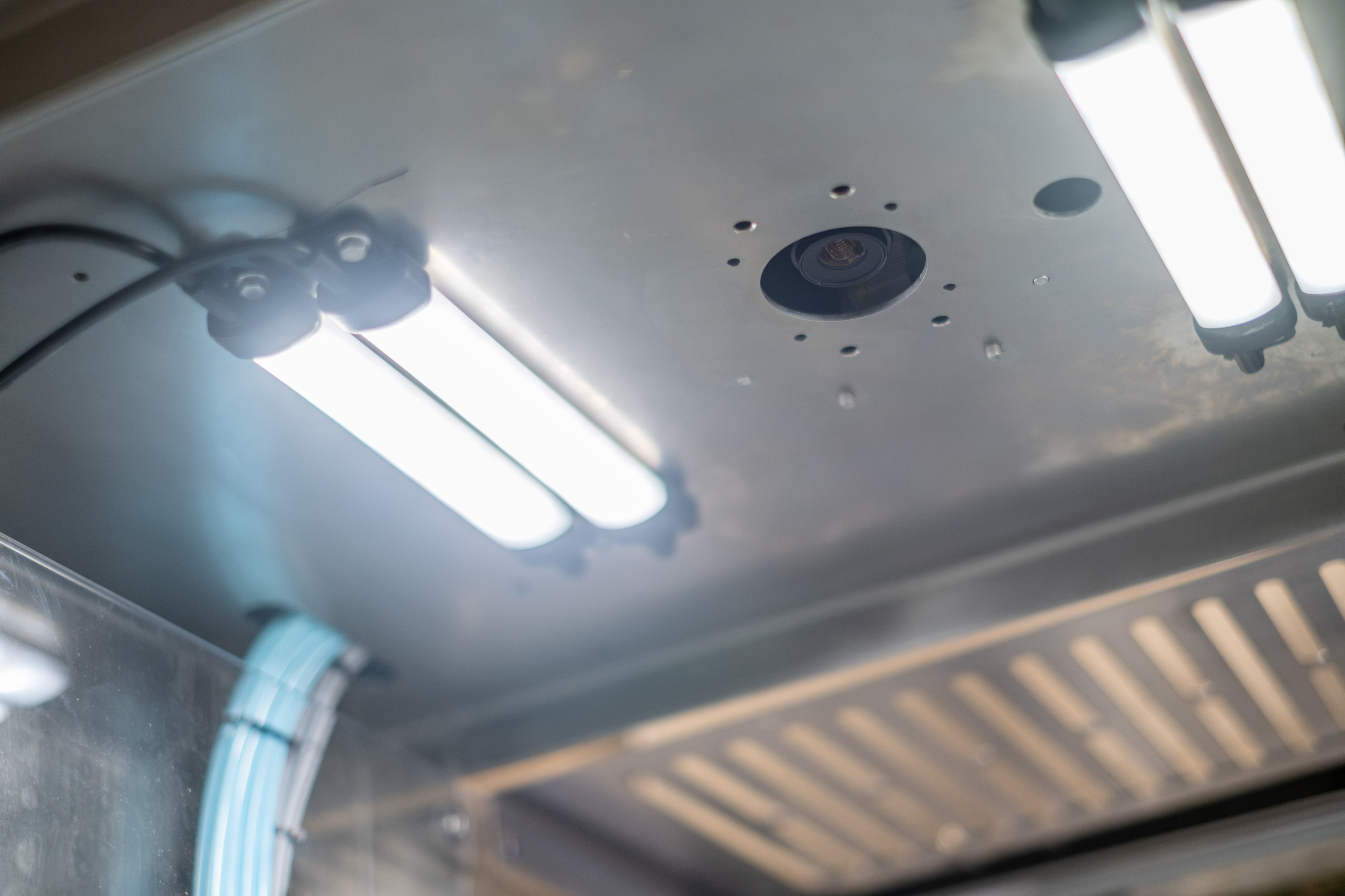 Camera and LED lights mounted inside the SANOVO Top Tray Denester for accurate case and tray detection.